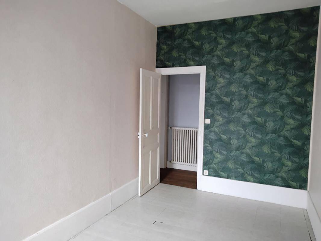 Appartement 5 pièces 110 m² · à Autun · 110 m² · 640 €
