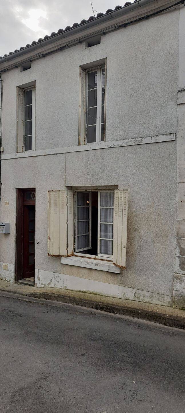 Maison 5 pièces 58 m² · à Tocane-Saint-Apre · 58 m² · 49 000 €