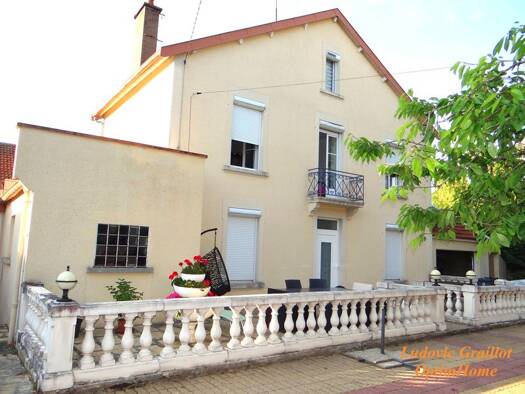 Maison à vendre 262 000 € 5 pièces 3 chambres 167 m² 565 m² de terrain Castelnau Chaumont 52000