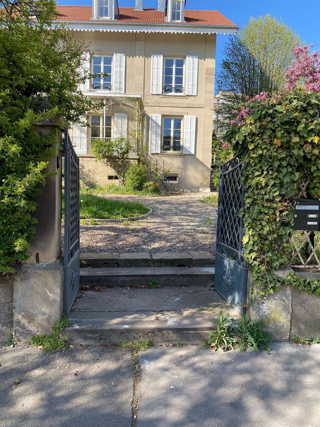 Maison 10 pièces 310 m² · à Montbéliard · 310 m² · 435 000 €