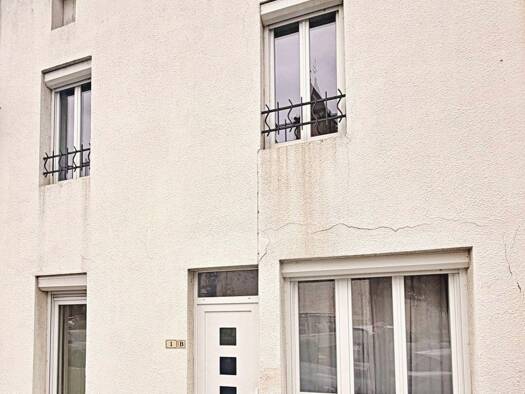 Maison à louer 750 € 5 pièces 3 chambres 92,8 m² Saint-Just-d'Ardèche 07700