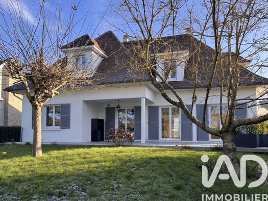 Maison à vendre 549 000 € 6 pièces 5 chambres 194 m² 825 m² de terrain Orry-la-Ville 60560
