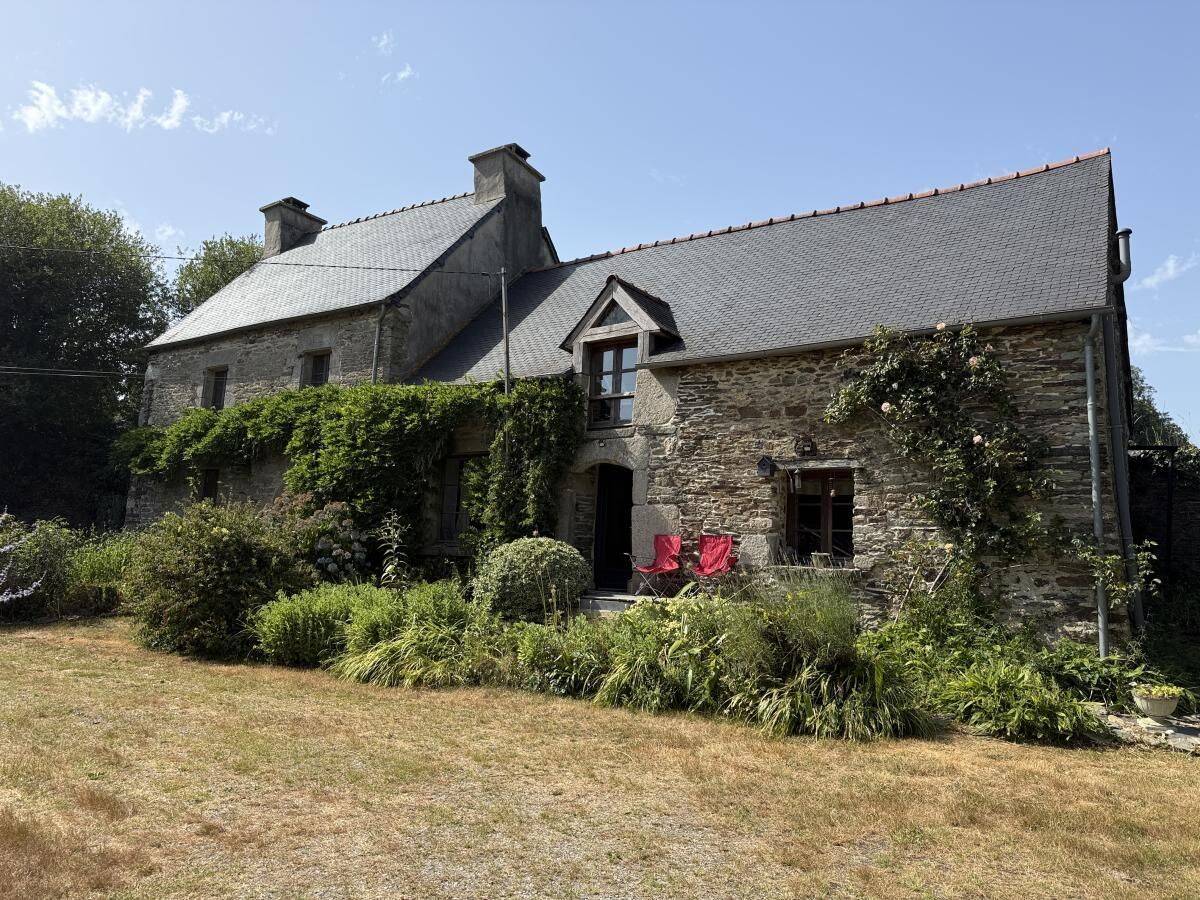 Maison 1 pièce 172 m² · à Saint-Caradec · 172,3 m² · 270 452 €