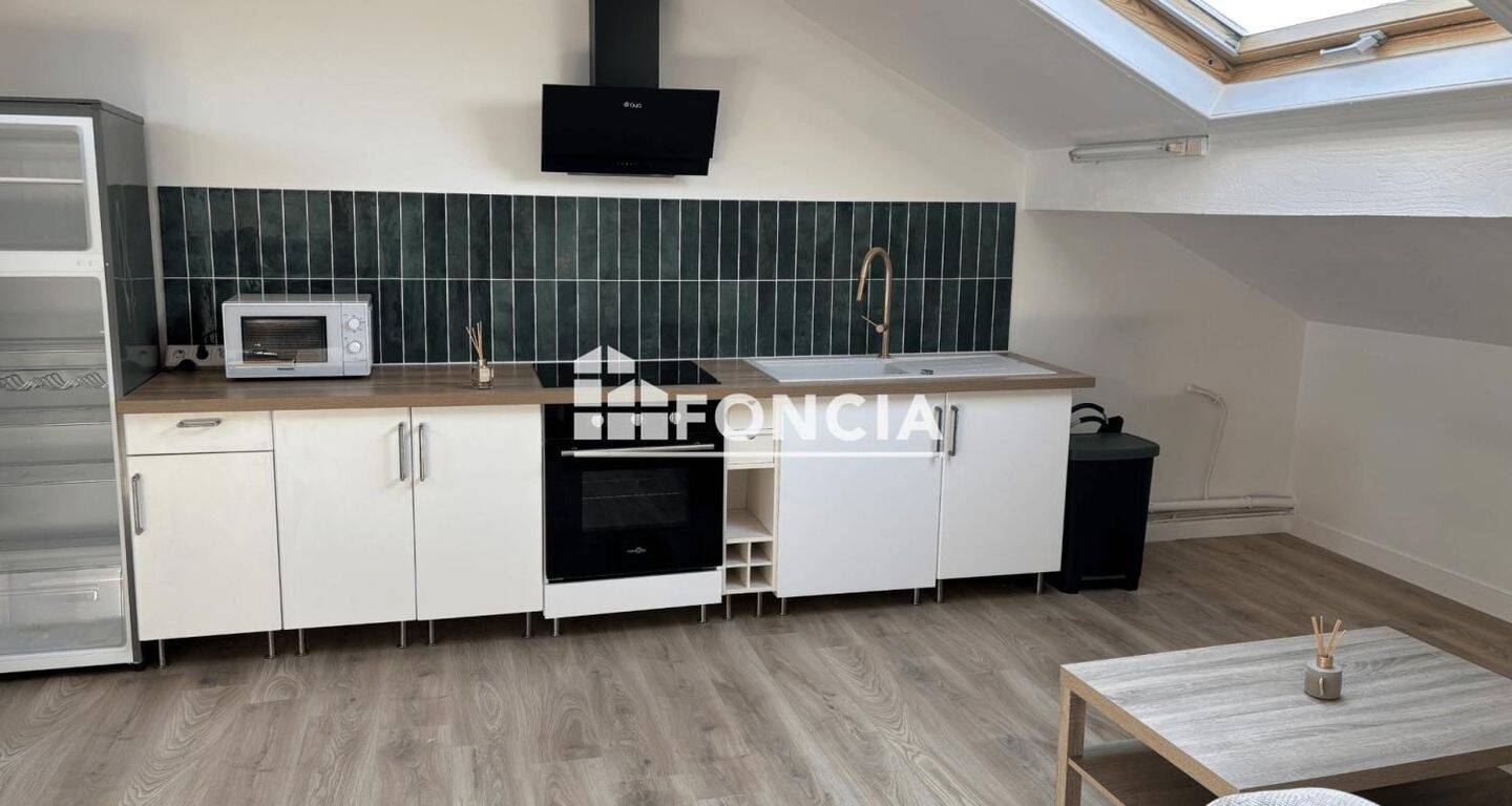 Appartement 1 pièce 24 m² · à Saint-Pierre-lès-Nemours · 23,7 m² · 570 €