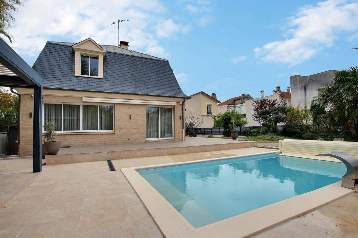 Maison 6 pièces 180 m² · à Courbevoie · 180 m² · 8 500 €/mois