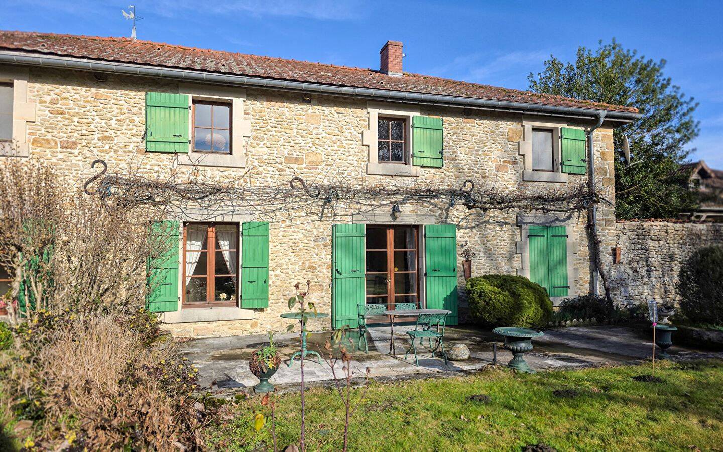 Maison 8 pièces 262 m² · à Sommevoire · 262 m² · 690 000 €