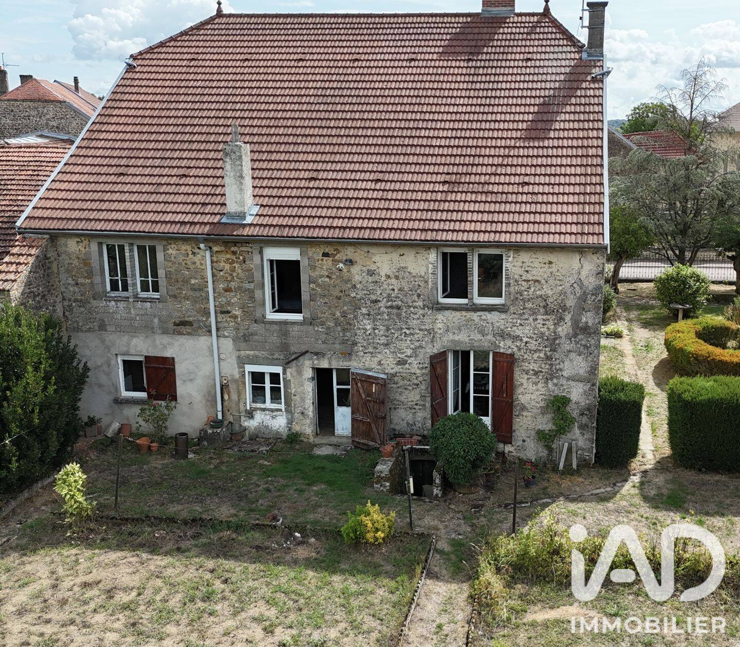 Maison 9 pièces 220 m² · à Rançonnières · 220 m² · 105 000 €