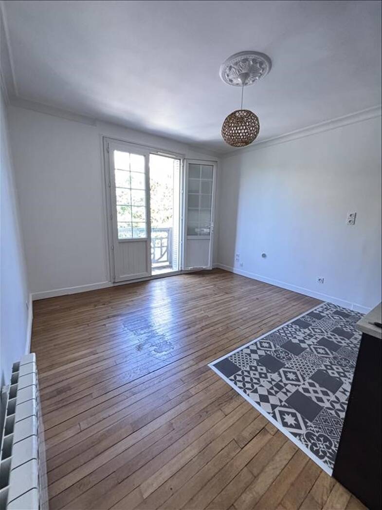 Appartement à louer 870 € 2 pièces 1 chambre 38 m² 1er étage Plant Champigny-sur-Marne 94500
