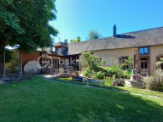 Demeure à vendre 550 000 € 8 pièces 6 chambres 310 m² Sens 89100