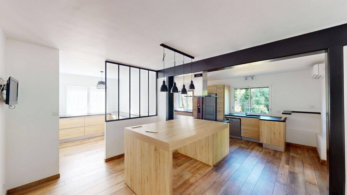Maison 9 pièces 228 m² · à Cerizay · 228 m² · 265 000 €