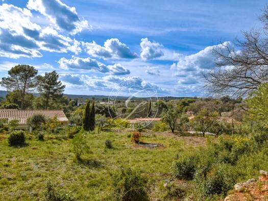 Terrain constructible à vendre 200 000 € 1 290 m² de terrain Flayosc 83780