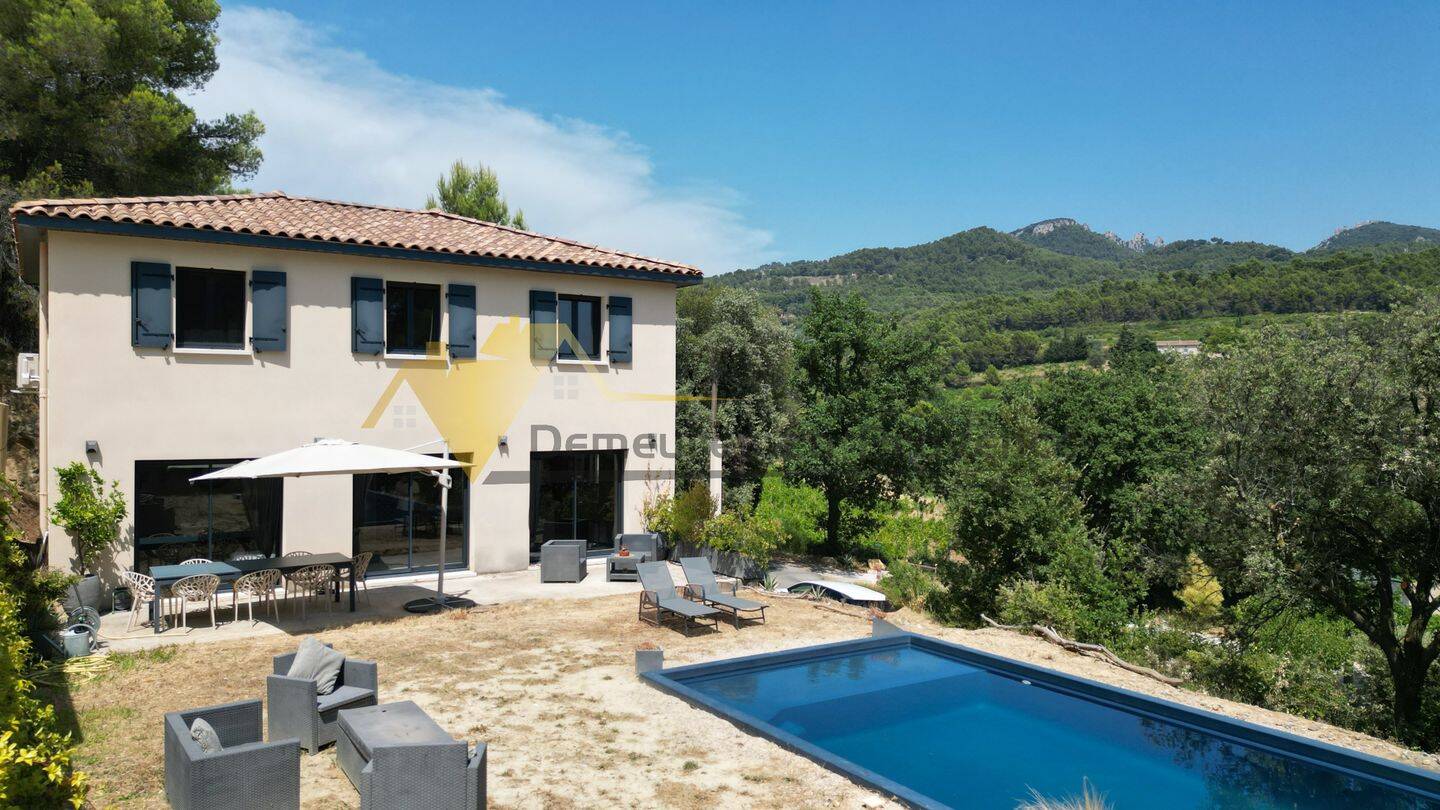 Maison 4 pièces 125 m² · à Vacqueyras · 125 m² · 550 000 €