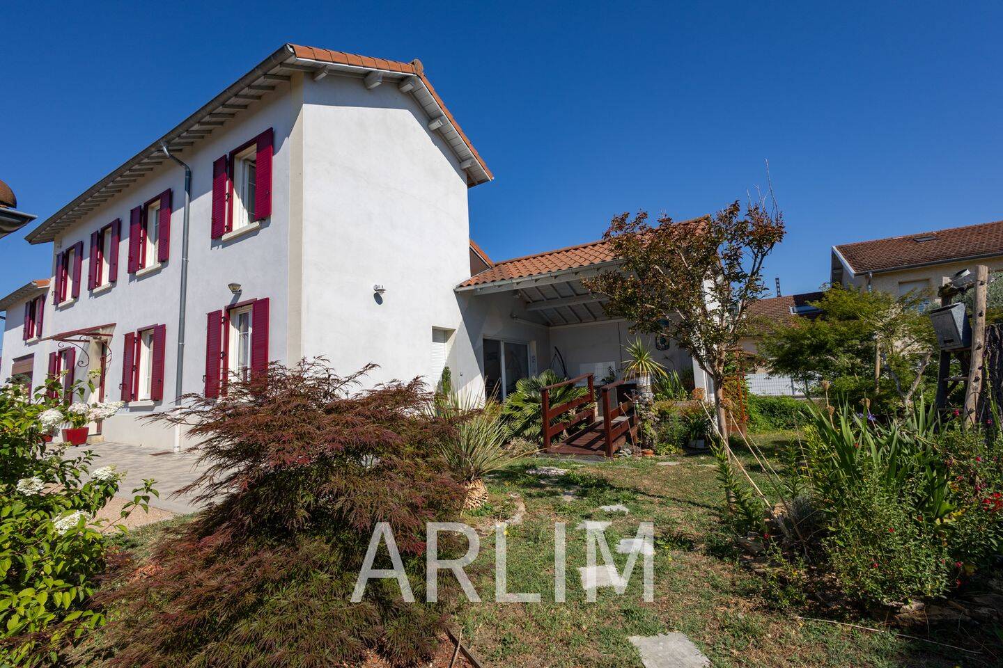 Maison 8 pièces 182 m² · à Beynost · 182 m² · 699 000 €