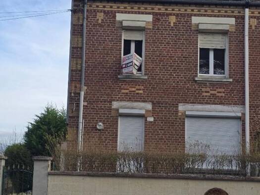 Maison à vendre 99 990 € 6 pièces 3 chambres 90 m² 500 m² de terrain Centre Ville Hirson 02500