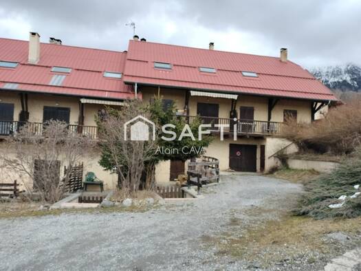 Appartement à vendre 122 000 € 3 pièces 1 chambre 76 m² Étage 1/2 Seyne 04140