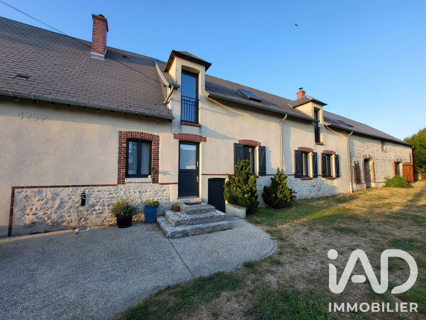 Maison 9 pièces 204 m² · à Dammarie · 203,9 m² · 410 000 €