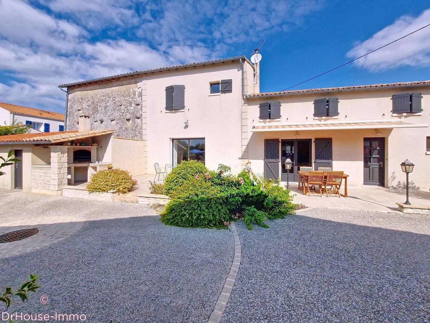 Maison 5 pièces 155 m² · à Chauray · 155 m² · 397 800 €