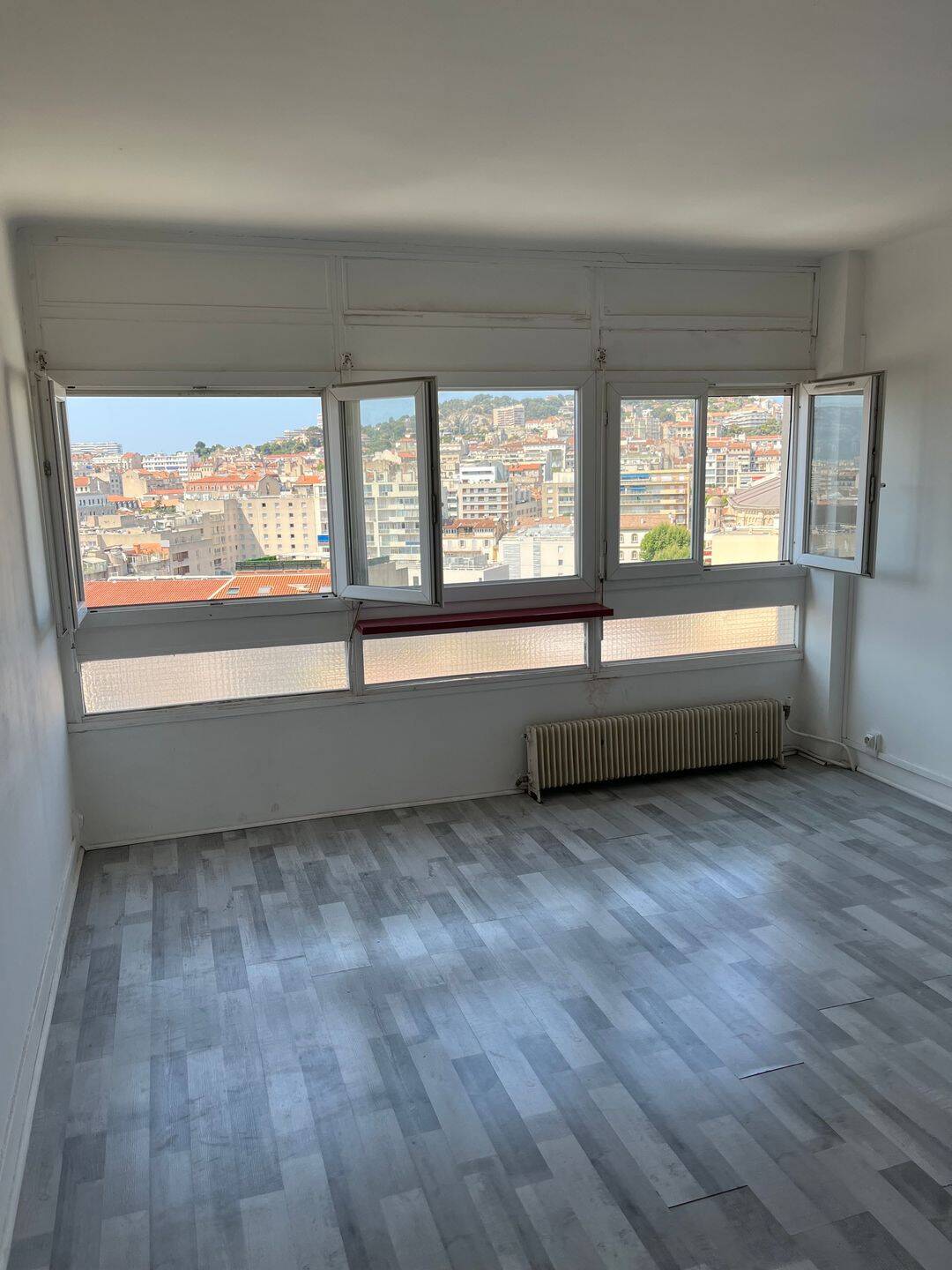 Appartement 2 pièces 37 m² · à Marseille 8ème Arrondissement · 37 m² · 790 €