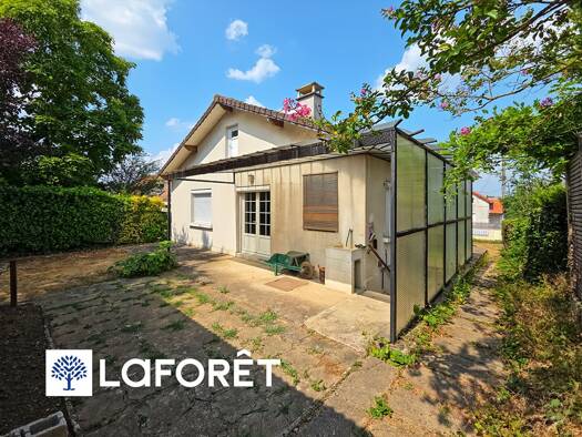 Maison de plain-pied à vendre 210 060 € 4 pièces 2 chambres 68 m² 391 m² de terrain Le Trousseau-Hameau Roche Ris-Orangis 91130