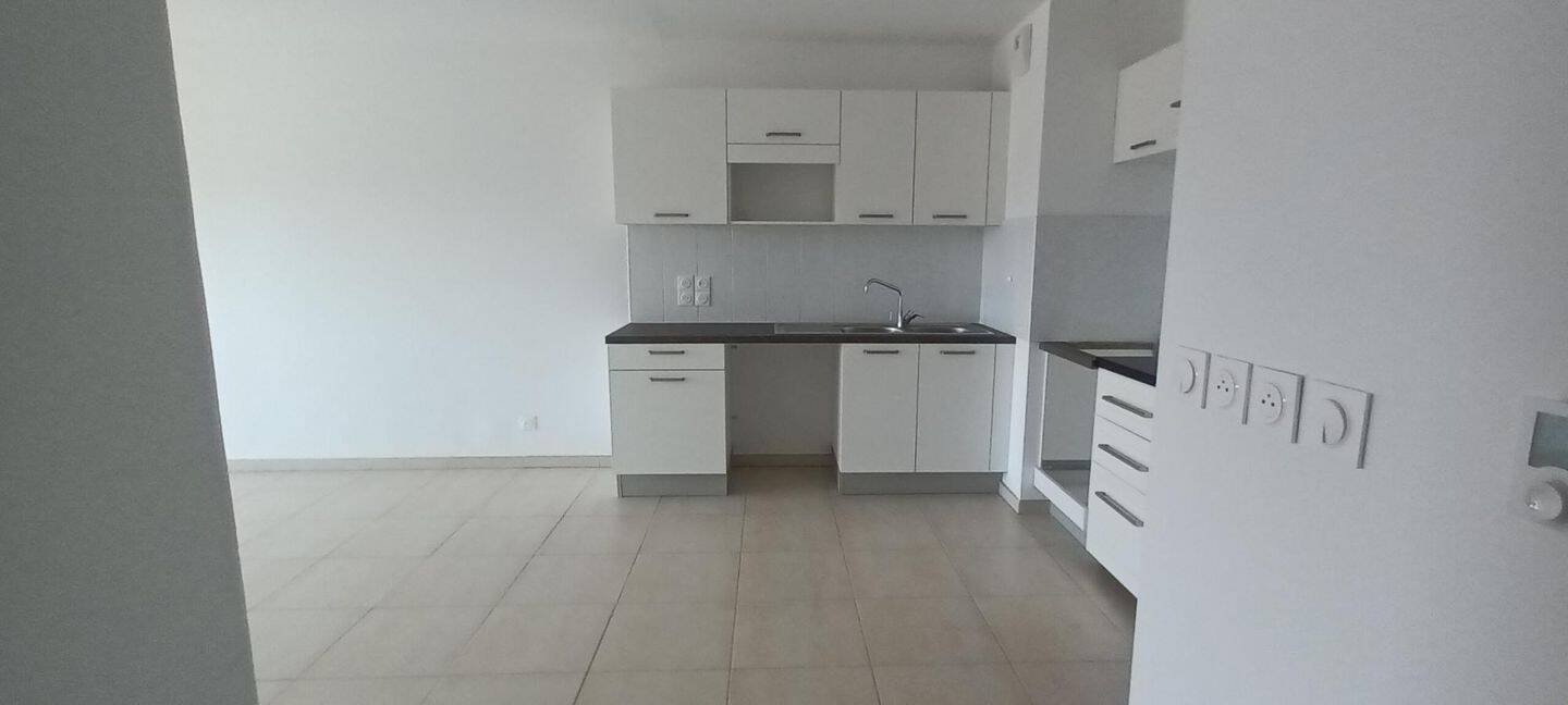 Appartement 3 pièces 65 m² · à Le Luc · 65 m² · 787 €