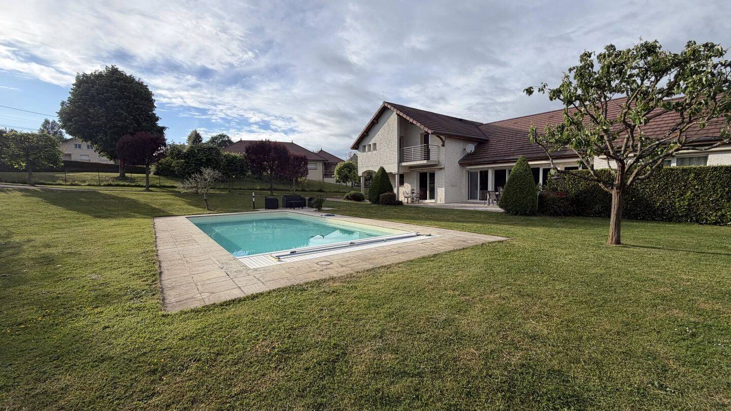 Maison 9 pièces 250 m² · à Besançon · 250 m² · 630 000 €