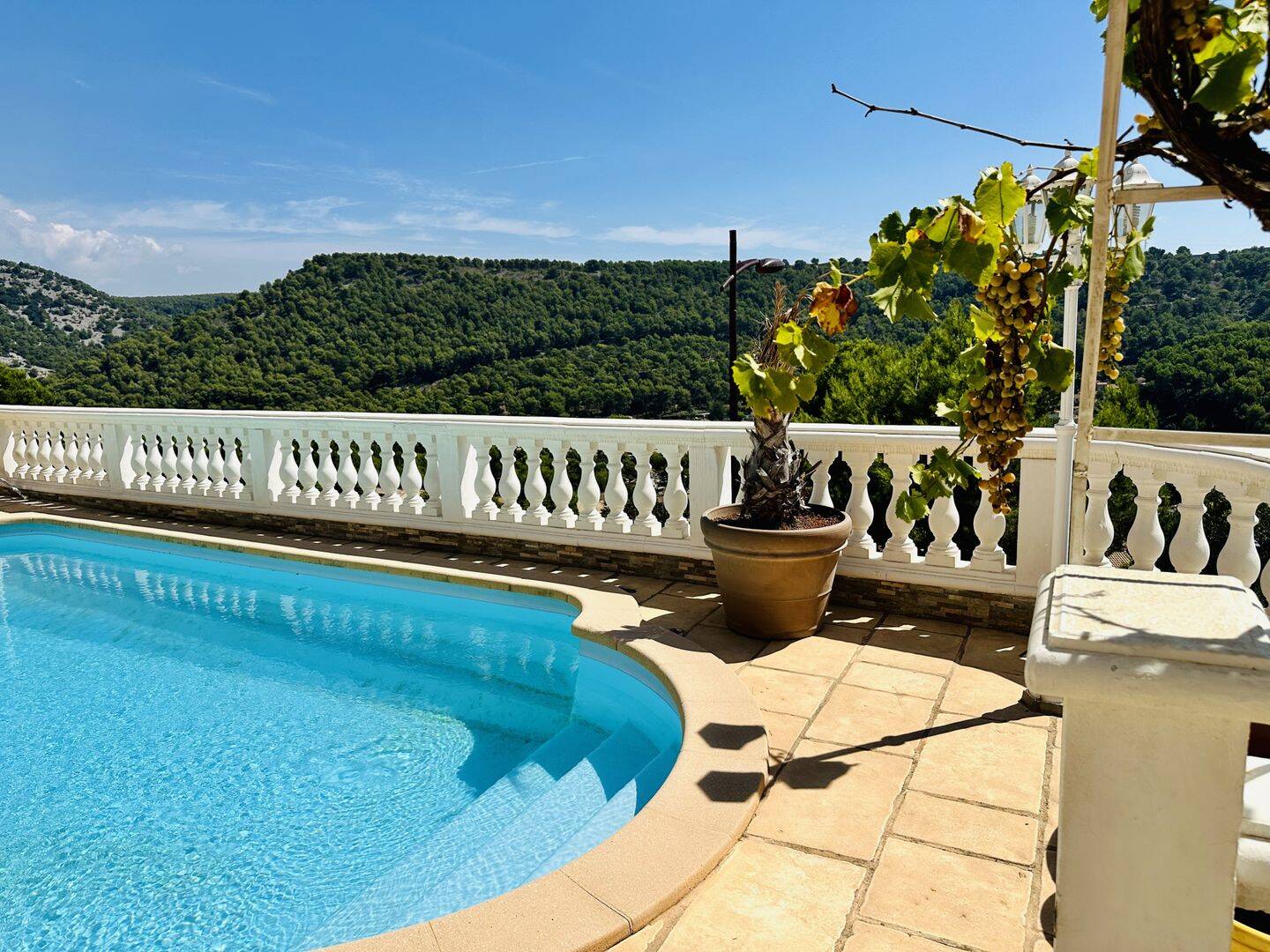 Maison 5 pièces 135 m² · à Carnoux-en-Provence · 135 m² · 635 000 €