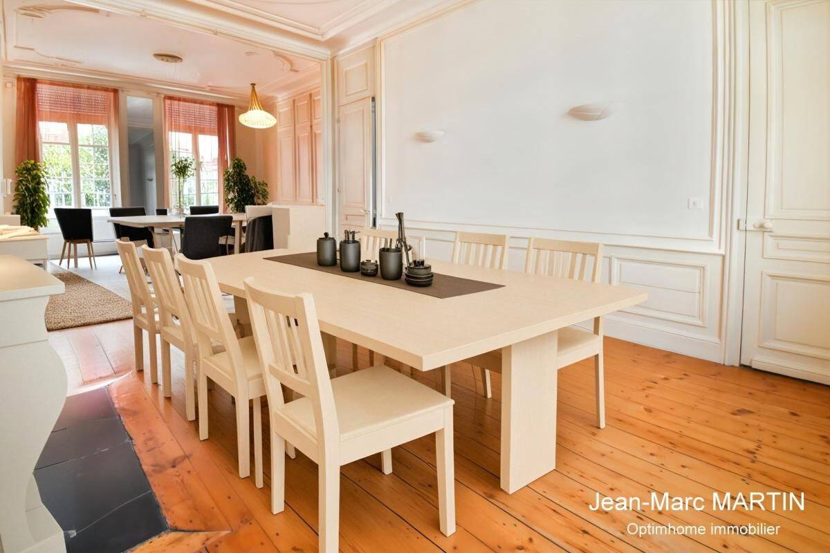 Maison 9 pièces 230 m² · à Tourcoing · 230 m² · 225 000 €