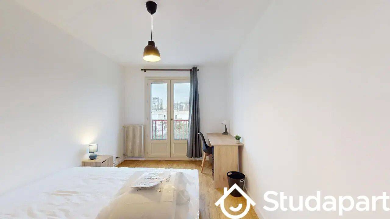 1 pièce 11 m² · à Rennes · 11 m² · 460 €
