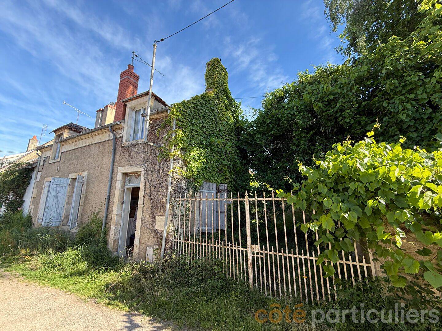 Maison 7 pièces 112 m² · à Saint-Amand-Montrond · 112,3 m² · 55 000 €