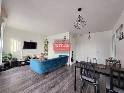 Appartement à vendre 145 000 € 2 pièces 1 chambre 52 m² Étage 3/3 Villiers-le-Bel 95400