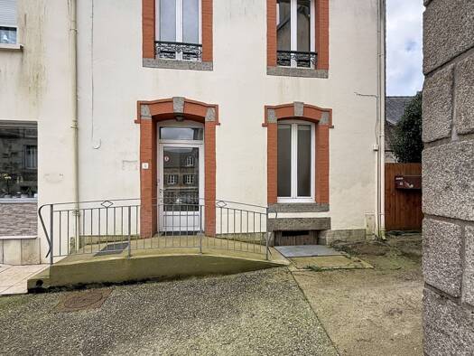 Immeuble à vendre 101 000 € 83 m² Uzel 22460