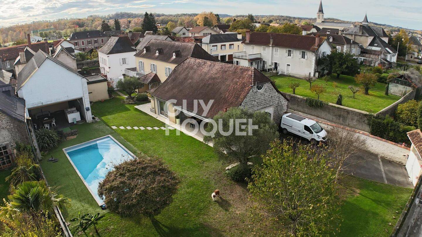 Maison 7 pièces 249 m² · à Pardies · 249 m² · 472 500 €