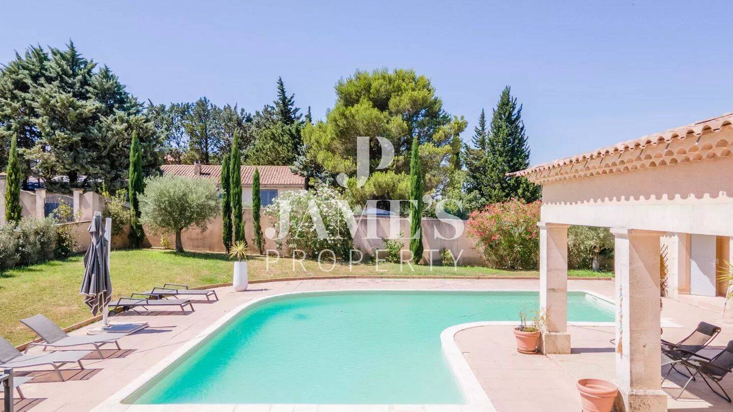 Maison 5 pièces 200 m² · à Fontvieille · 200 m² · 1 100 000 €