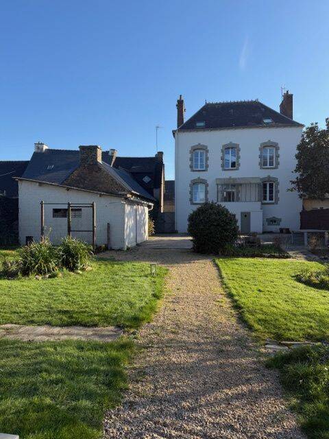 Maison 9 pièces 207 m² · à La Chèze · 207 m² · 384 800 €