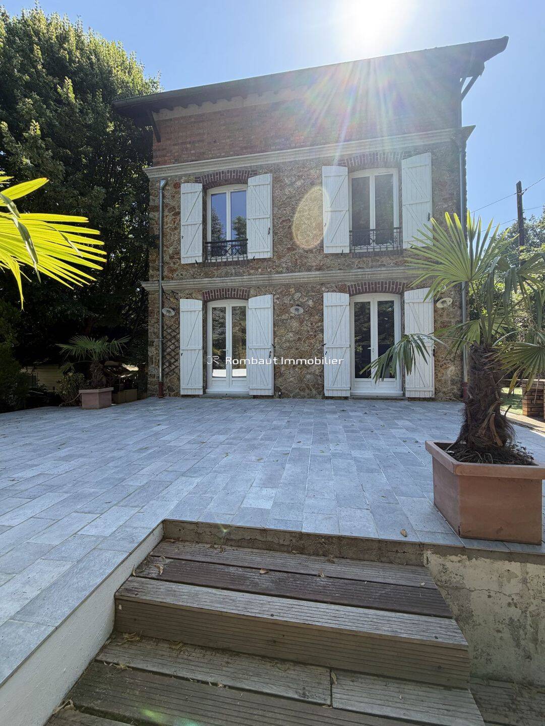 Maison 7 pièces 180 m² · à Rueil-Malmaison · 180 m² · 4 200 €/mois
