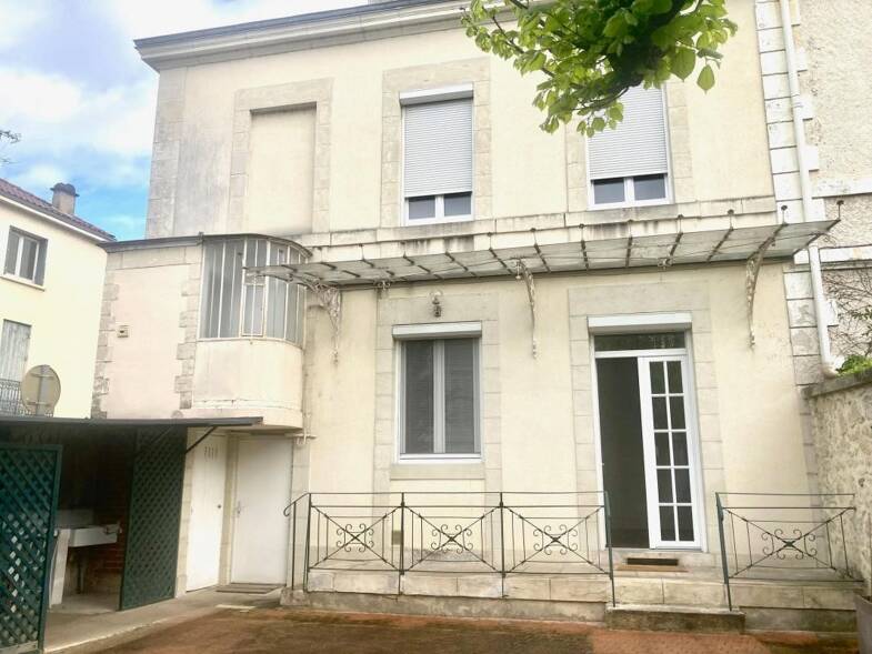 Maison de ville à louer 1 451 € 7 pièces 6 chambres 207,8 m² Centre Ville Périgueux 24000
