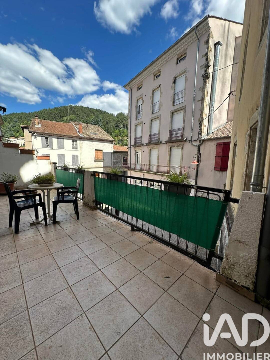 Appartement 4 pièces 103 m² · à Vals-les-Bains · 102,5 m² · 98 600 €