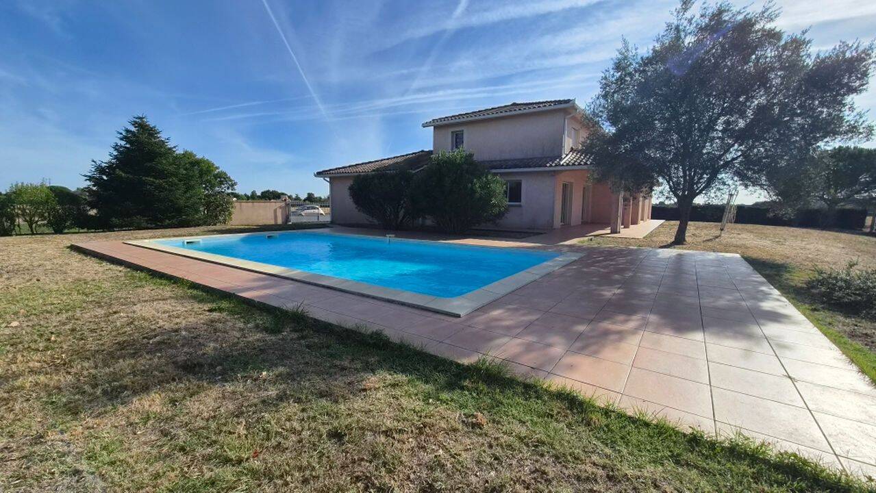 Maison 6 pièces 205 m² · à Aussonne · 205 m² · 1 950 €/mois