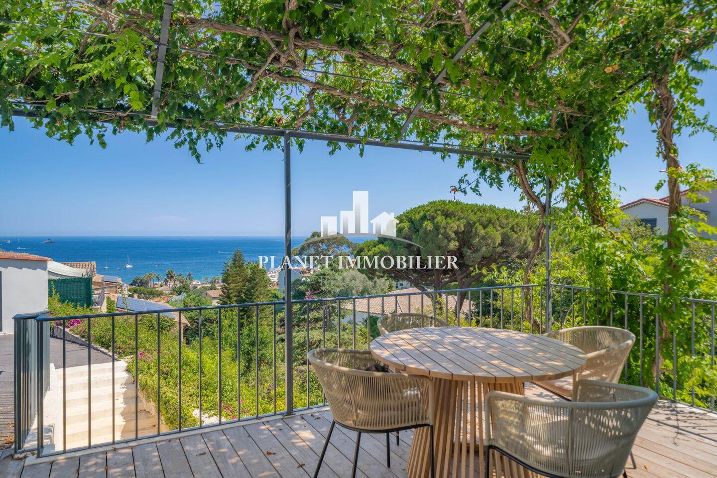 Maison 5 pièces 200 m² · à Vallauris · 200 m² · 2 190 000 €