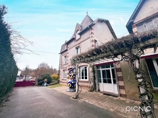 Demeure à vendre 263 000 € 10 pièces 5 chambres 245 m² 904 m² de terrain Gacé 61230