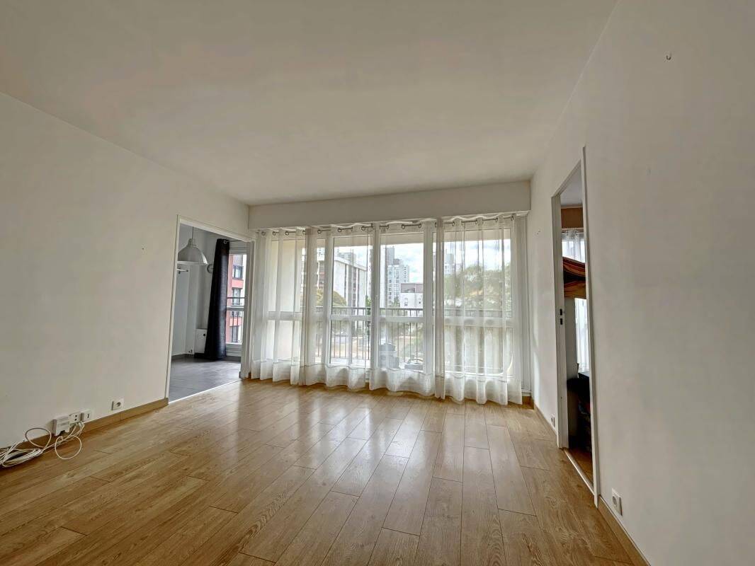 Appartement 3 pièces 65 m² · à Les Ulis · 64,8 m² · 1 020 €