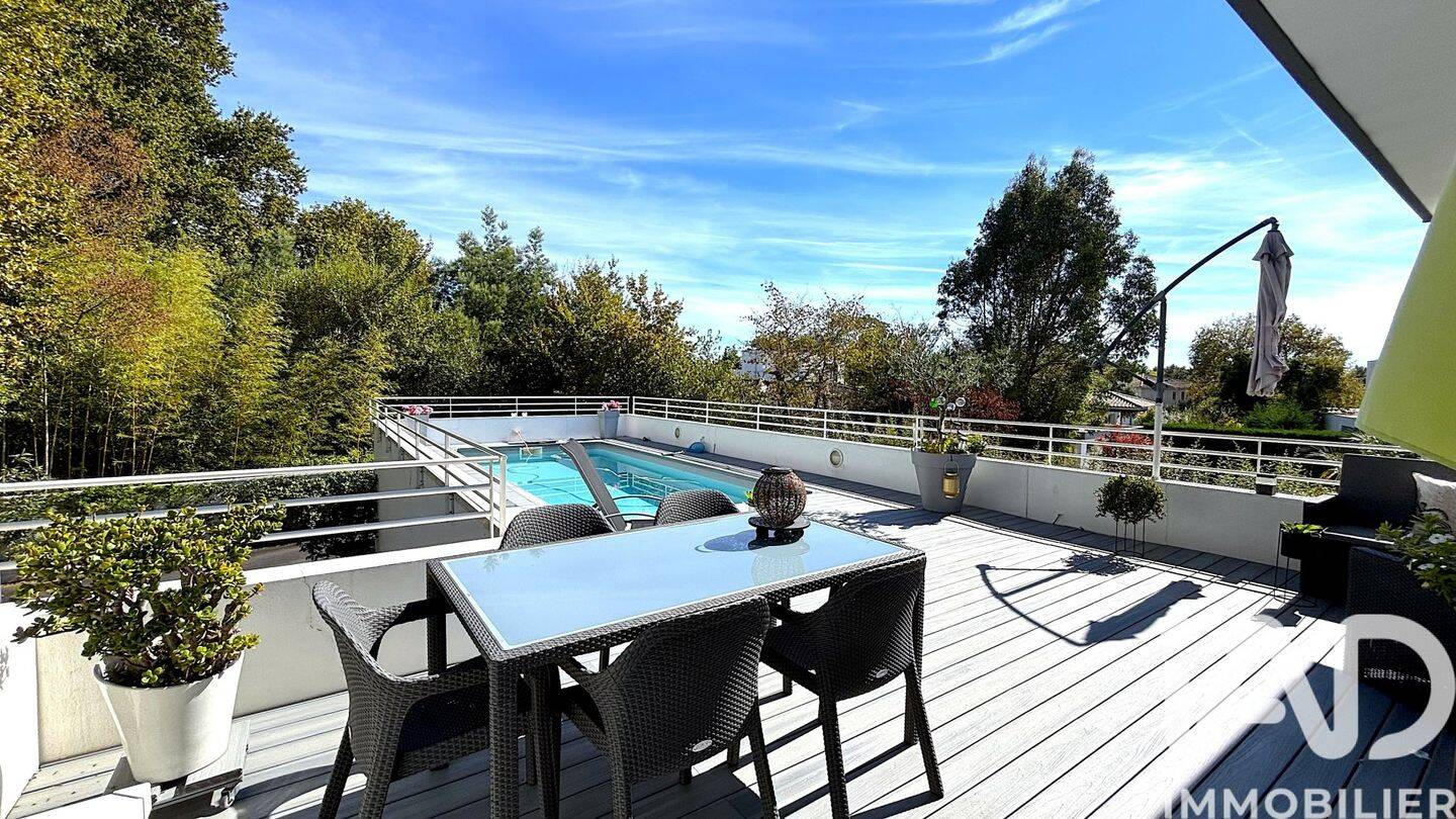 Maison 8 pièces 226 m² · à Gradignan · 225,6 m² · 650 000 €