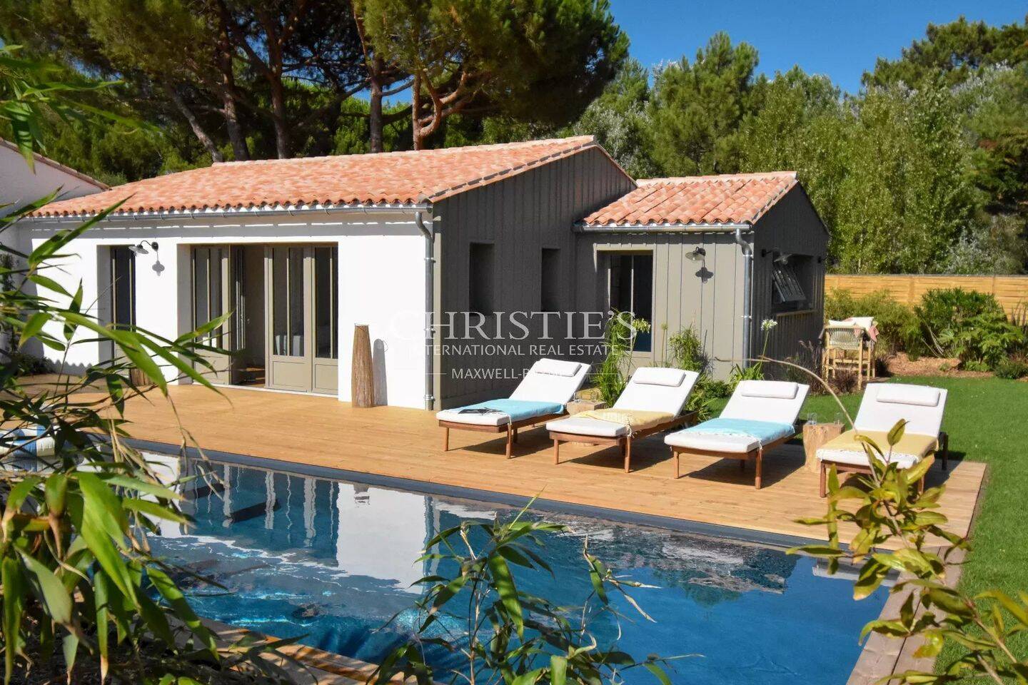 Maison 6 pièces 150 m² · à Le Bois-Plage-en-Ré · 149,7 m² · 2 399 000 €