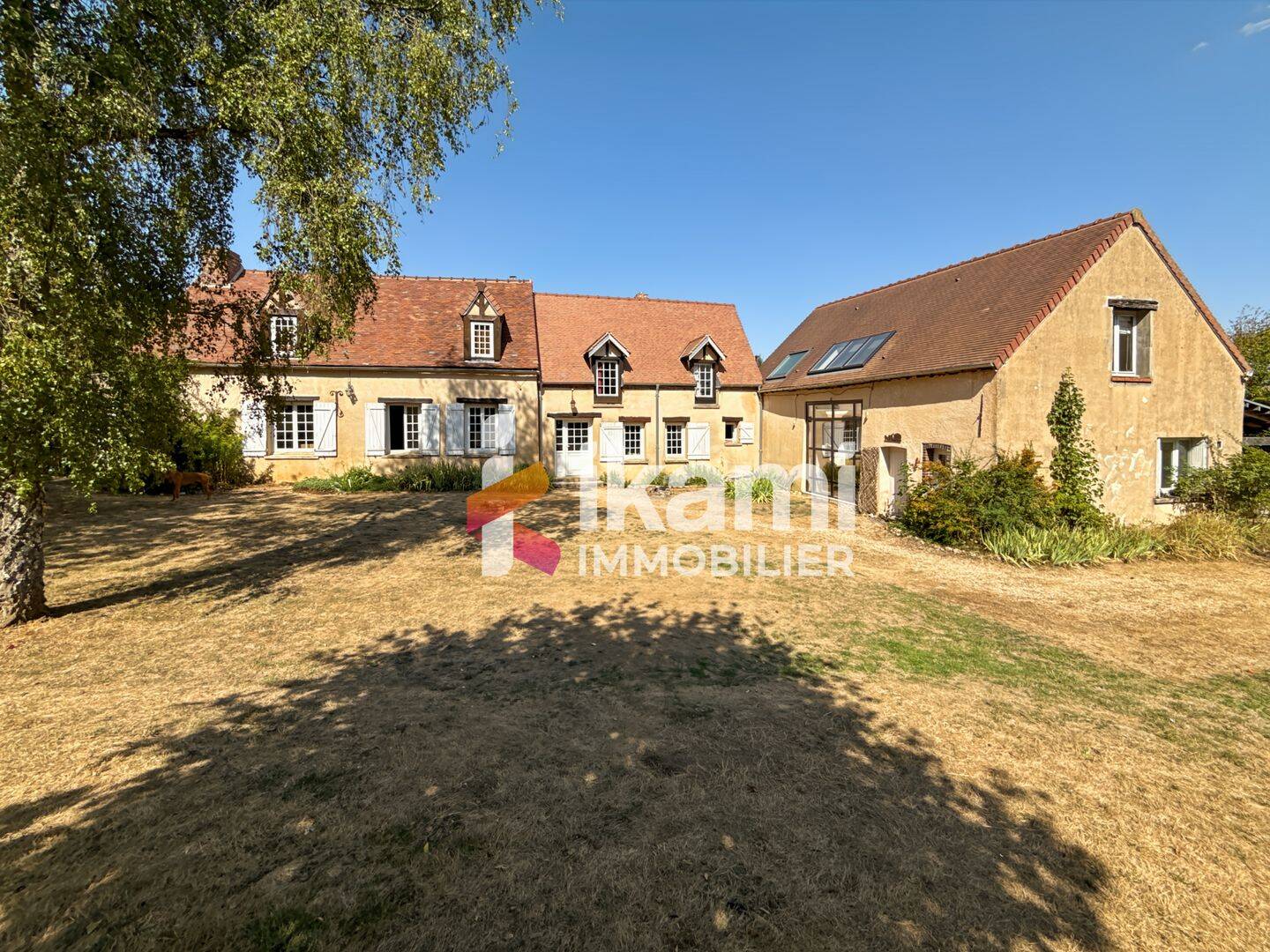 Maison 9 pièces 265 m² · à Villechétive · 265 m² · 280 000 €