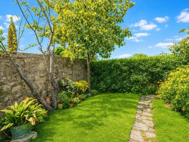 Maison de ville à vendre 536 000 € 5 pièces 4 chambres 132 m² 147 m² de terrain Centre Ouest Uzès 30700