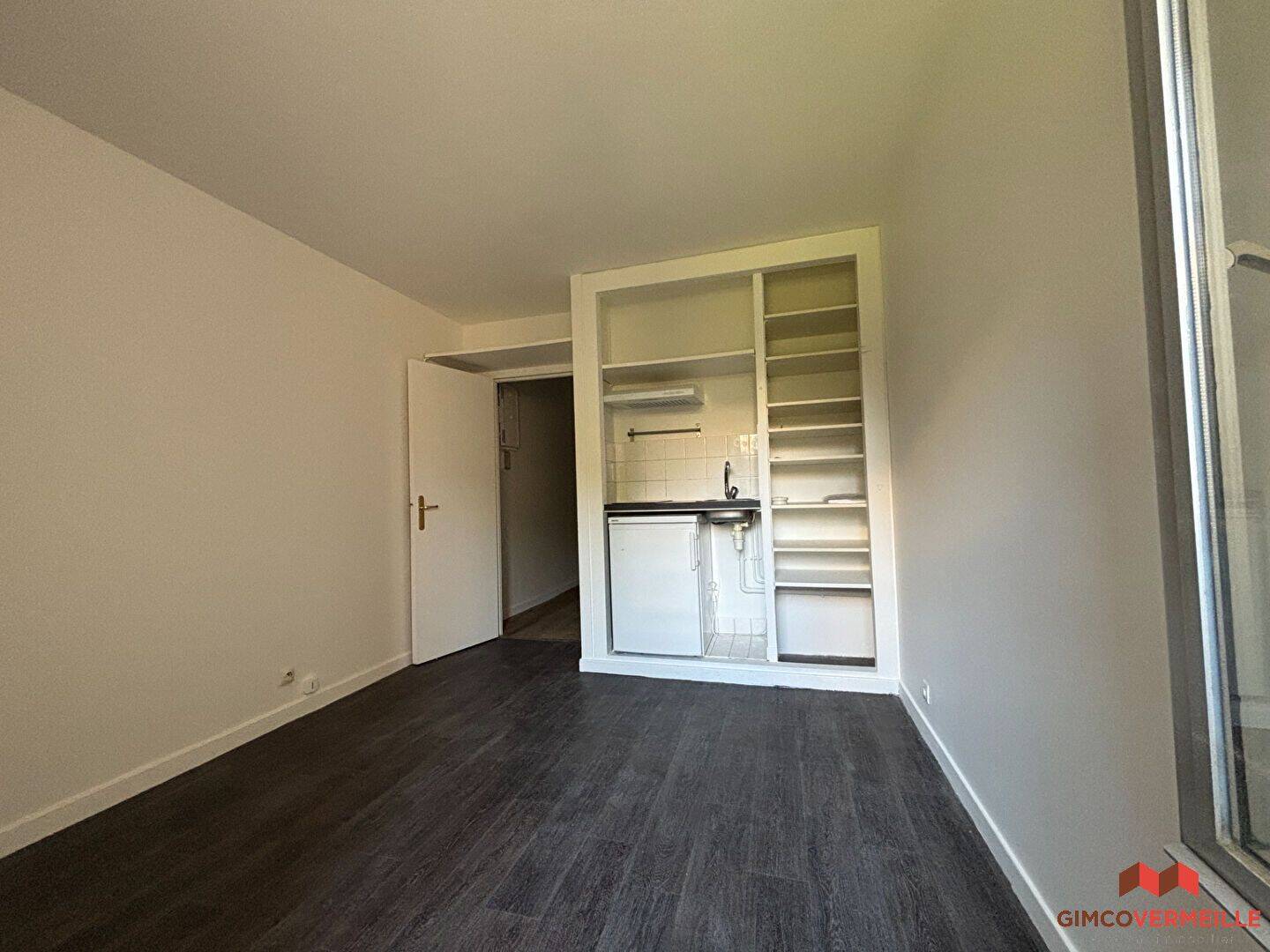 Appartement 1 pièce 17 m² · à Paris 10ème Arrondissement · 16,8 m² · 984 €/mois