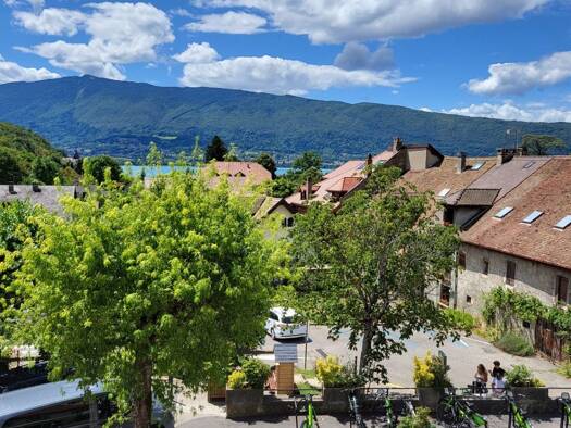 Duplex à louer 1 096 € 4 pièces 3 chambres 91,3 m² 1er étage Menthon-Saint-Bernard 74290