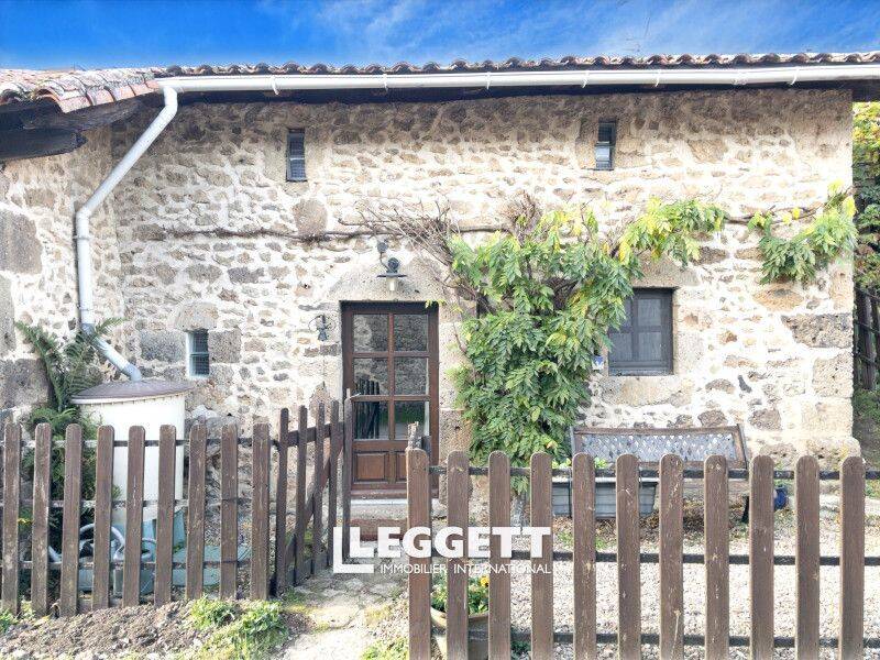 Maison 3 pièces 82 m² · à Pressignac · 82 m² · 65 000 €
