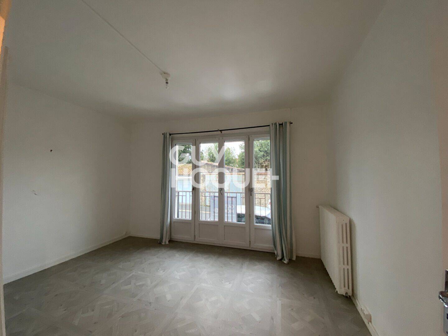 Appartement 3 pièces 52 m² · à Fontenay-le-Comte · 52,4 m² · 460 €