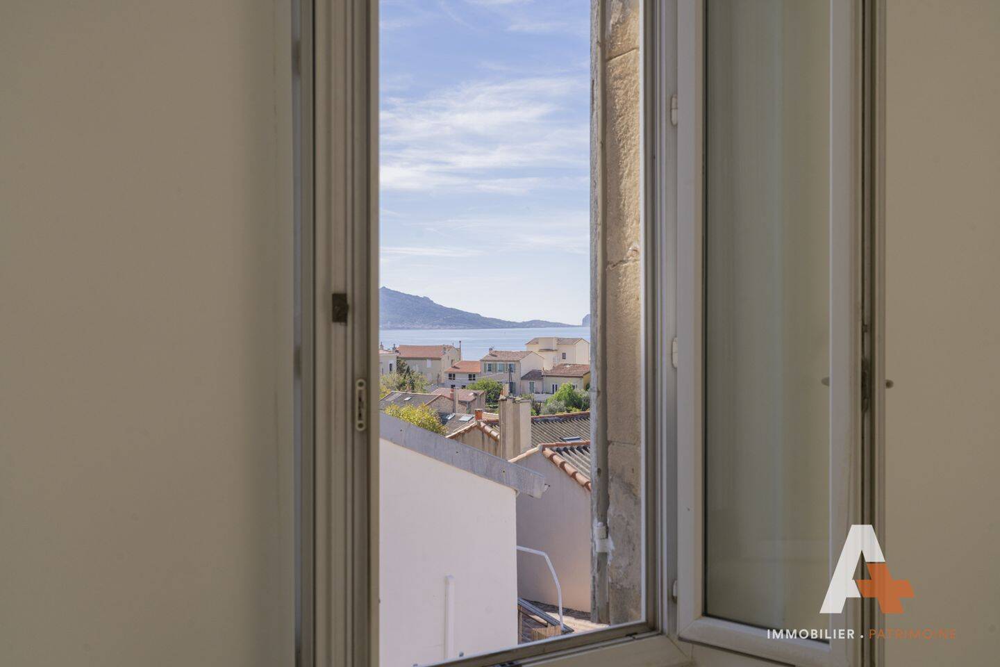 Appartement 4 pièces 74 m² · à Marseille 7ème Arrondissement · 74,2 m² · 1 400 €